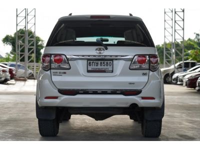2012 TOYOTA FORTUNER 3.0 V  2 WD  A/T สีขาว รูปที่ 3